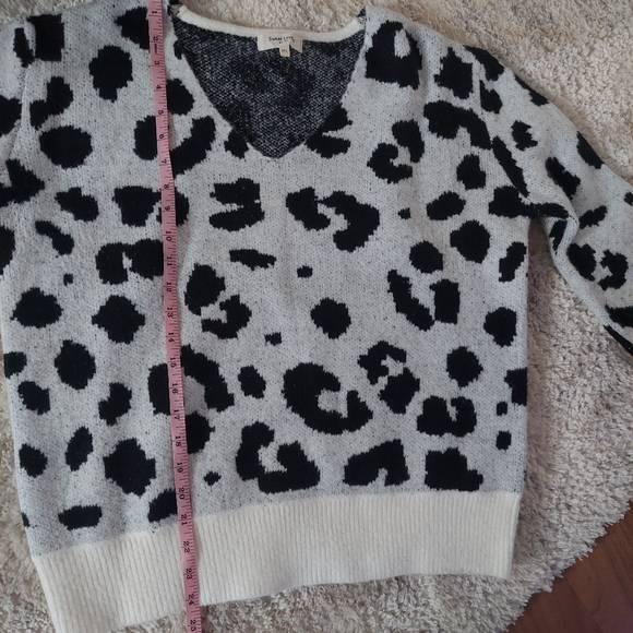 Sweet Lovely By Jen Long Sleeve v-neck sweater - Picture 4 of 5